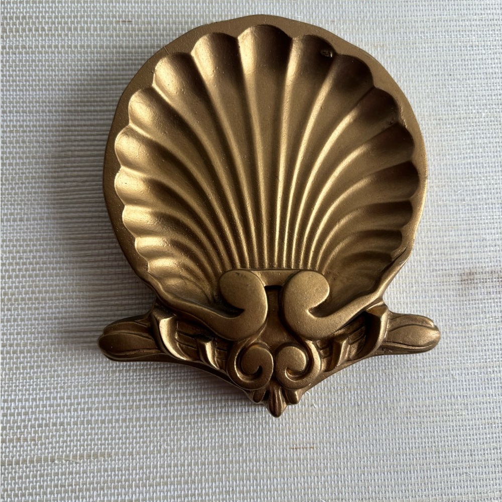 Shell Wall decor Vintage Chalk ware Golden  1993 Miller Studios